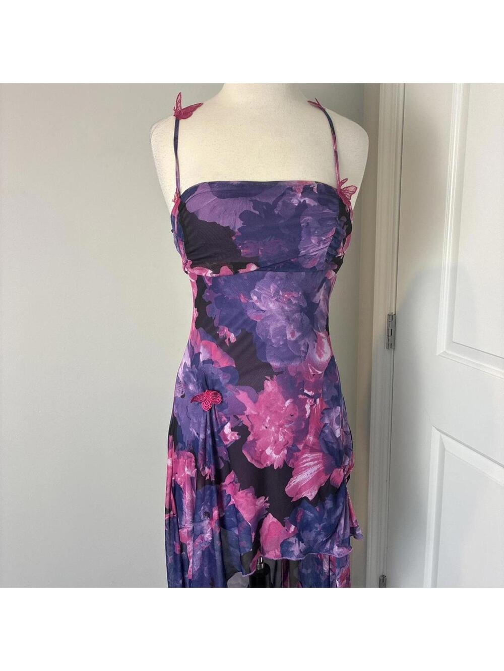 stunning Forever 21 pink and purple floral maxi dress with butterfly details!!!